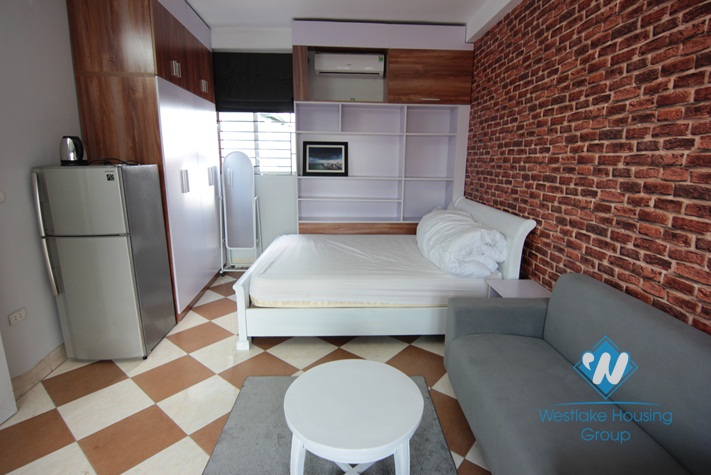 Lake side apartment for rent in Tay Ho with shared terrace